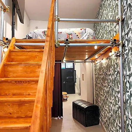 Jurassic House 3*